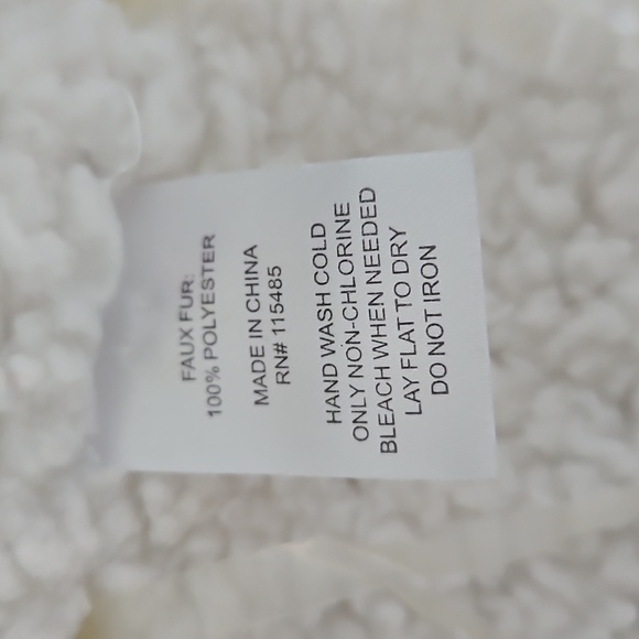 Cozy White and Tan Women's Sweater - Picture 4 of 4